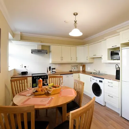 The Two Of Clubs Apartment